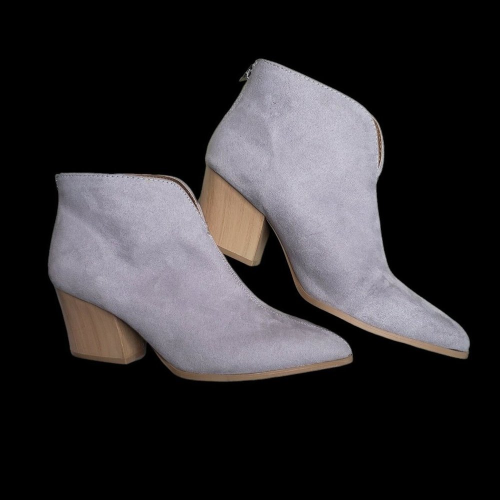 Qupid Bootie Gray Suede Point Toe ,Silver Zip Back  Size 8